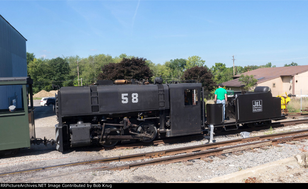 JL STEEL 58 - the Rolling Ingot in profile descending the station track